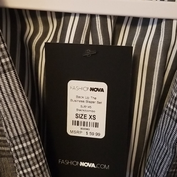 ð€SOLDð€Fashion Nova Blazer - Picture 5 of 8